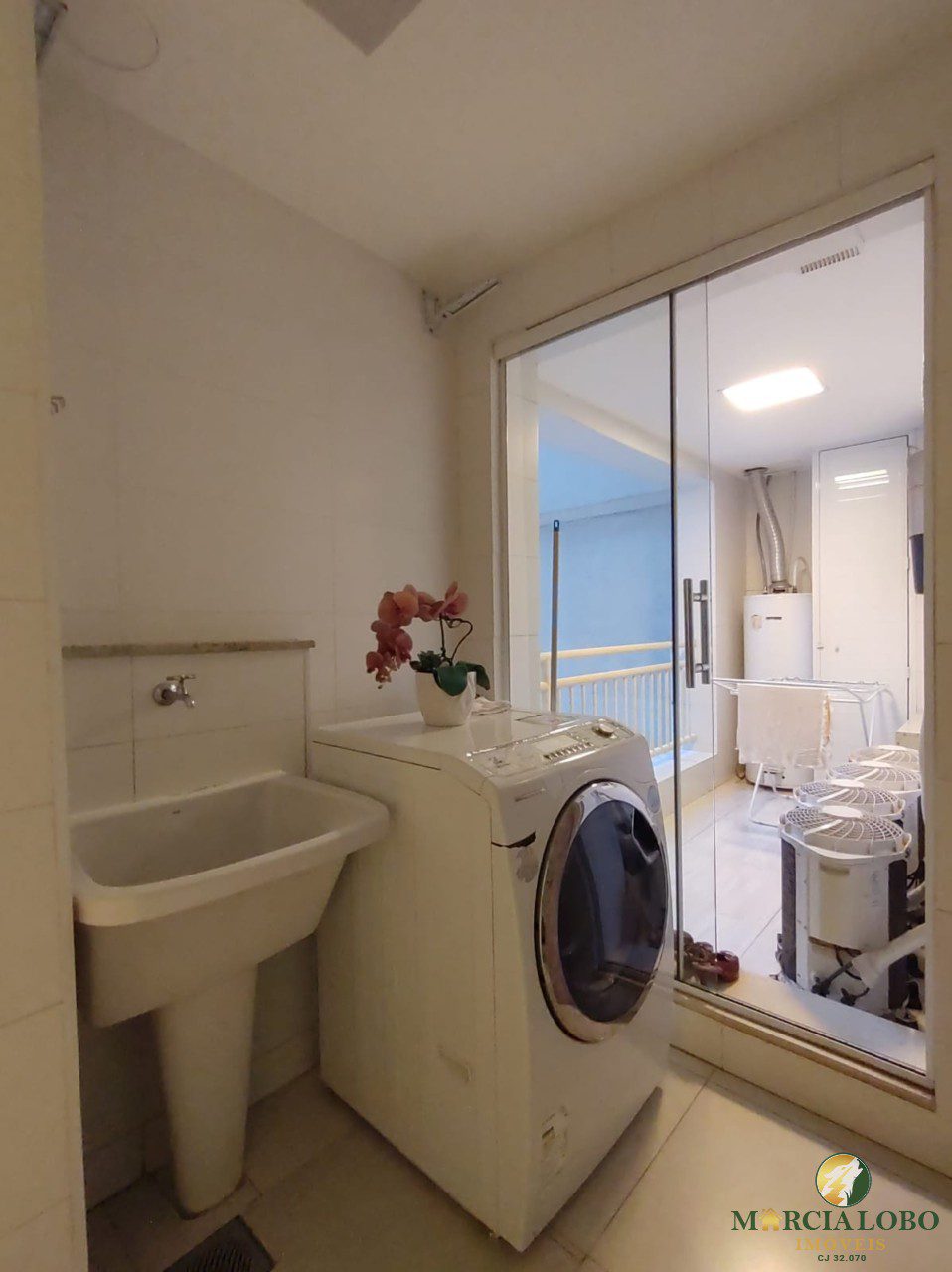 rea de serviço e laje tecnica