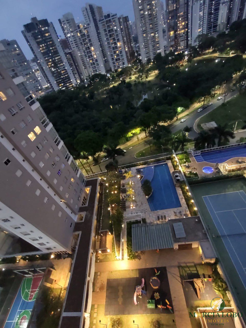 Vista área de lazer e parque